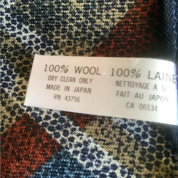 Geoffrey Beene Wool Plaid 33” Square Scarf - Picture 8 of 8